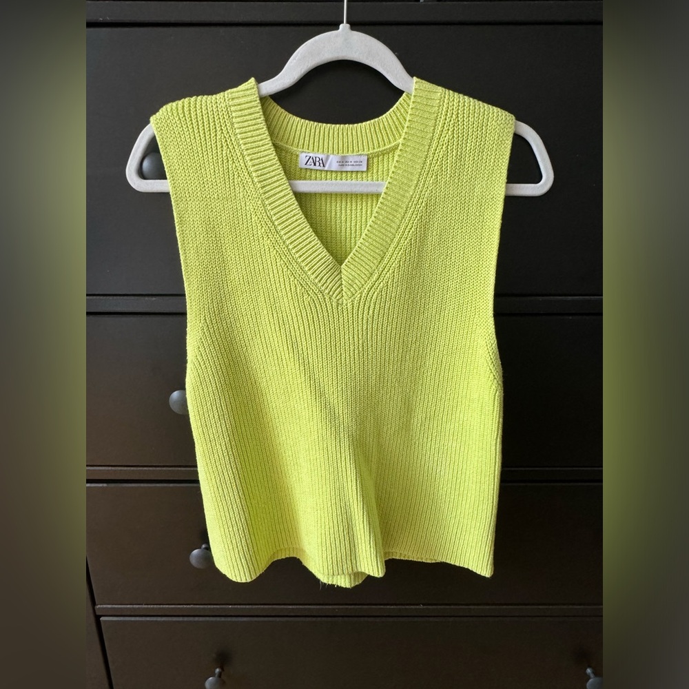 Zara Ribbed Sleveless Sweater Vest